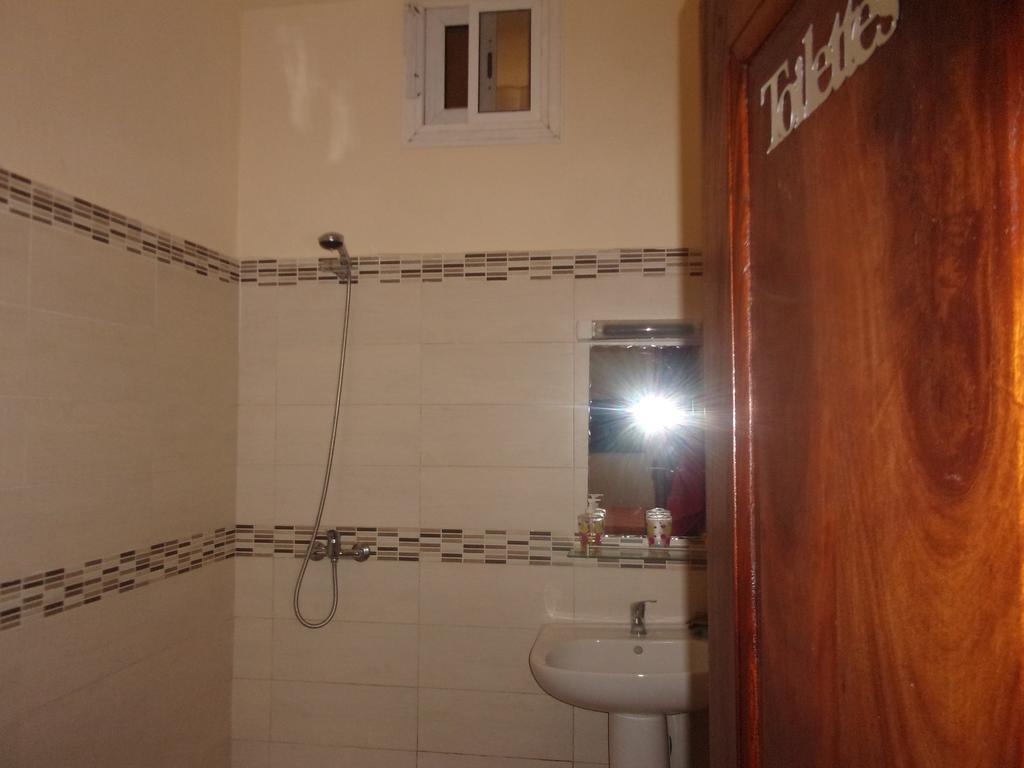 Apartment Meuble A Mbao